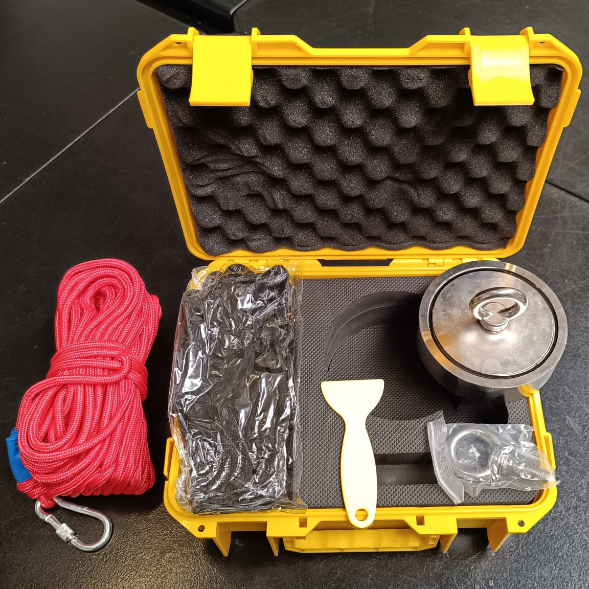 Bulldog-Magnet 13,5 x 3,5 cm mit 20 m Seil, Koffer und Handschuhe